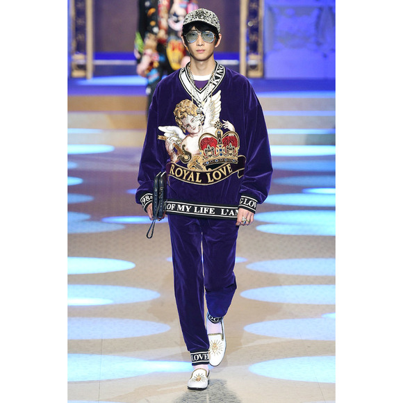 Dolce & Gabbana "Royal Love" Sweatshirt (XS, IT42) + Sweatpants Set (S, IT46) - Picture 3 of 11